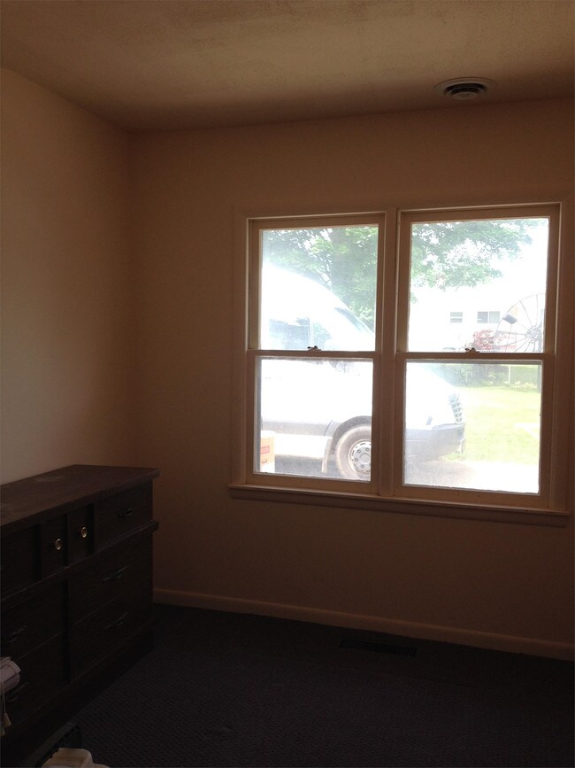 Building Photo - 203 Miller Dr