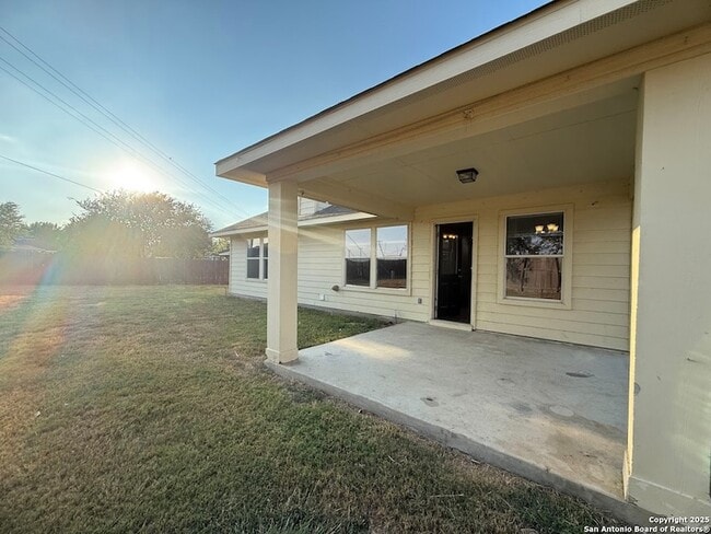 Building Photo - 570 Roadrunner Ave
