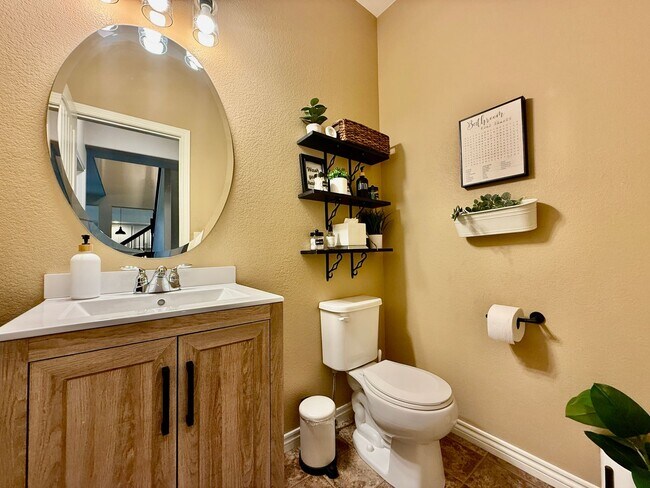 Building Photo - Spacious & Stylish 5-Bedroom Home in Wolf ...