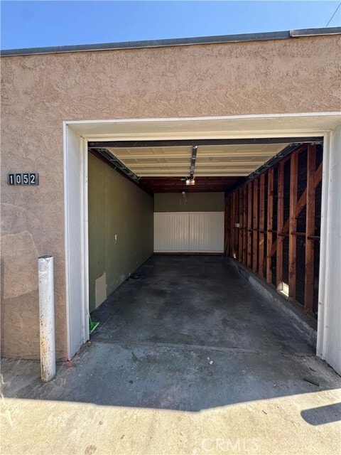 Building Photo - 1052 W 25th St