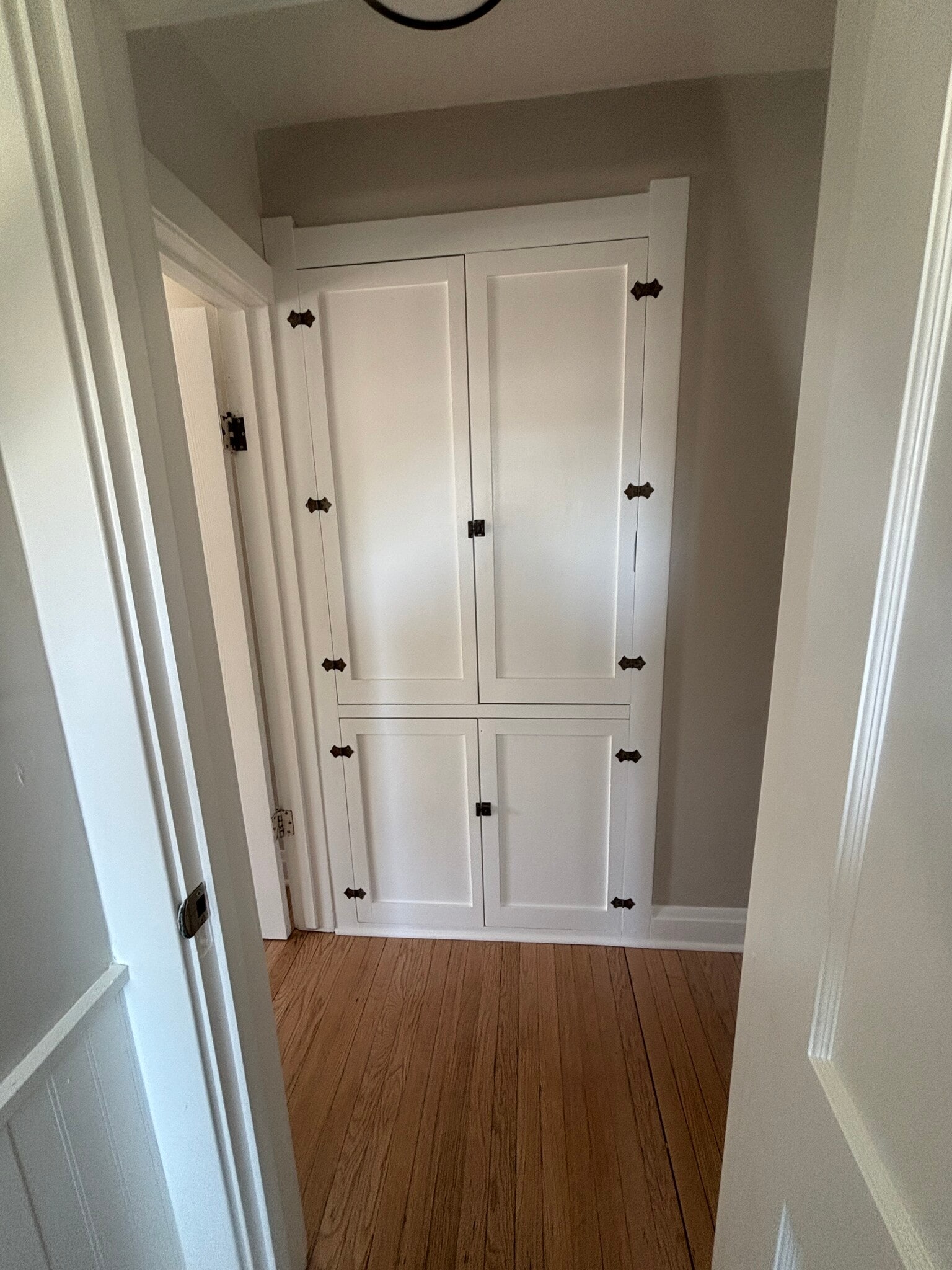 Upper Linen - 6433 39th Ave