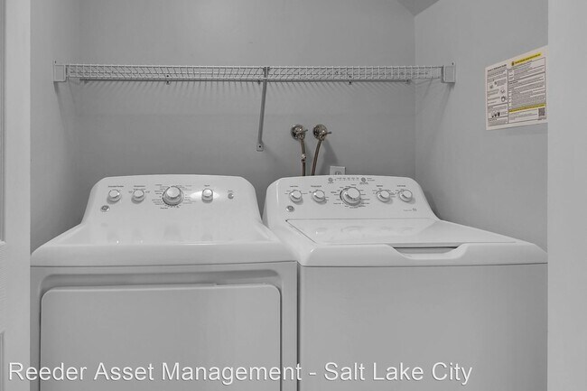 Building Photo - 6002 Liberty Oaks Cove