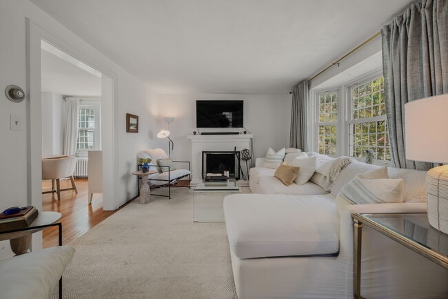 Building Photo - 105 Sill Ln