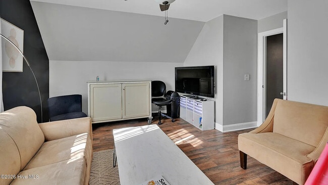 Building Photo - Lease to Own