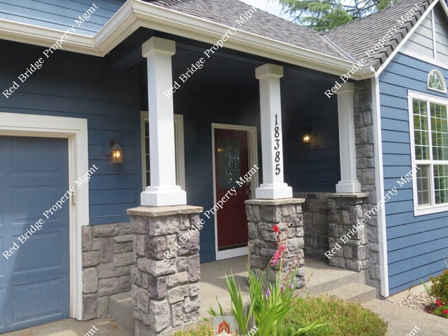 Building Photo - 18385 SW Swanstrom Dr