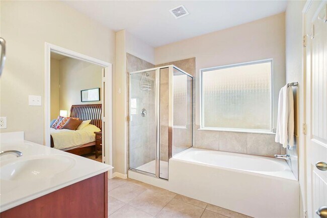Building Photo - 174 Black Swan Pl