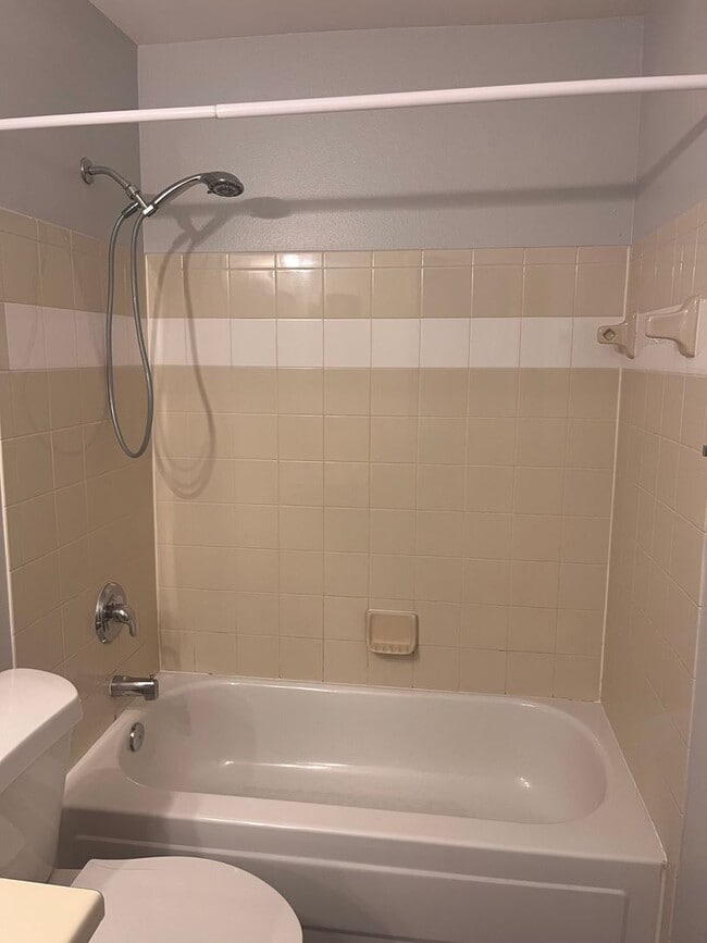 Building Photo - COMING SOON!!! 2 BED / 2 BATH CONDO (ACROSS FROM CELEBRATION - NEAR DISNEY)