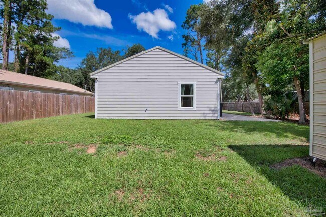 Building Photo - 3611 Stonewall Ave