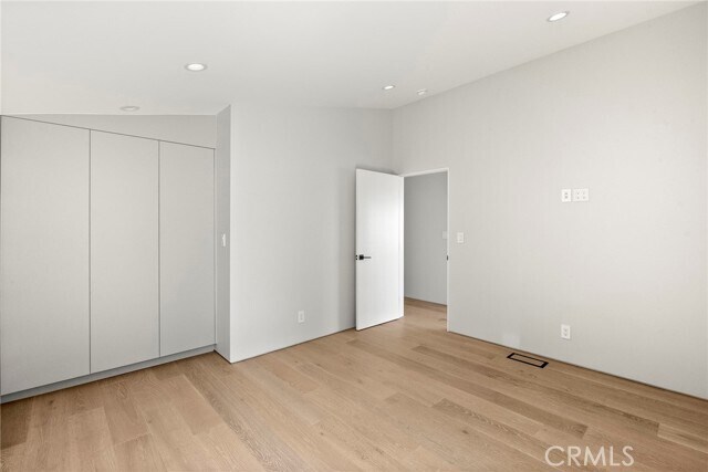Building Photo - 9336 Lloydcrest Dr