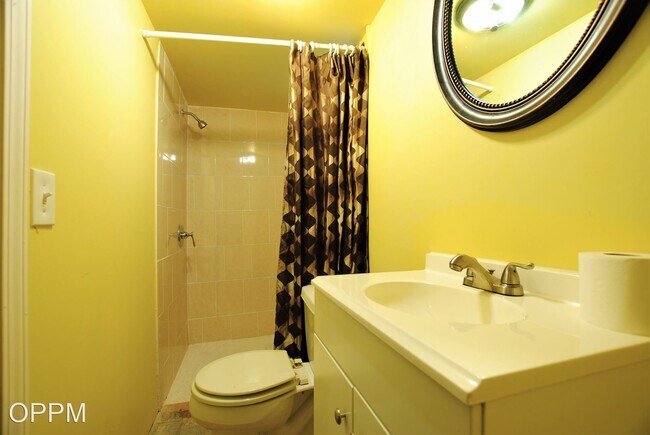 Building Photo - 3 br, 2 bath House - 6703 Lake St