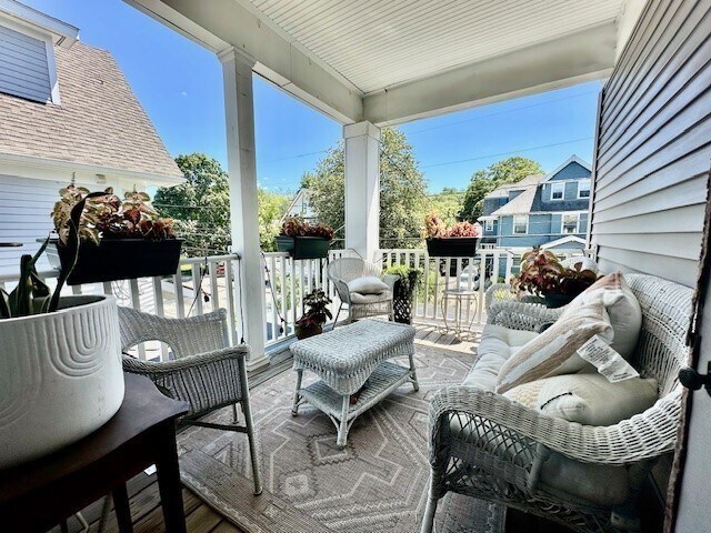 Primary Photo - 305 Cabot St