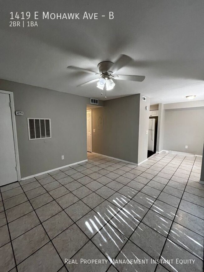 Building Photo - 1419 E Mohawk Ave