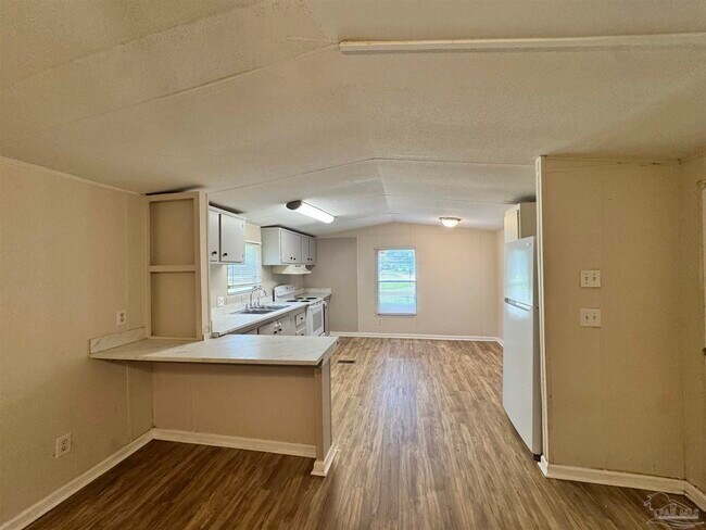 Building Photo - 3992 McCutchin Dr