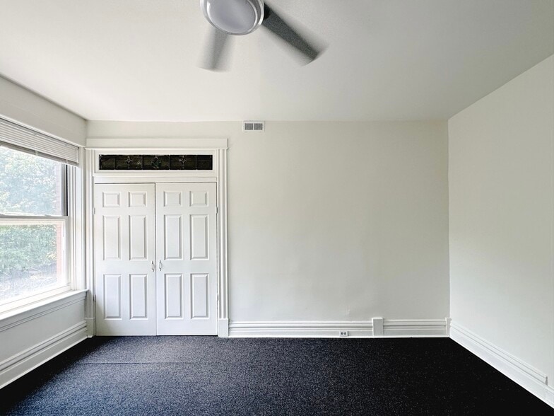 Building Photo - 4167 Botanical Ave