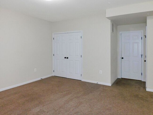 Building Photo - 23363 Marview Ct