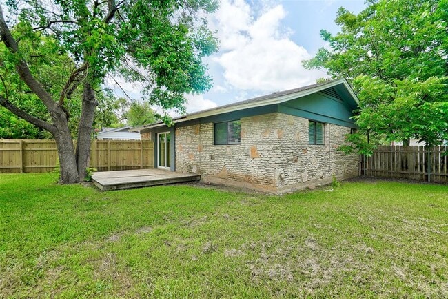 Building Photo - 1806 Dixie Ln