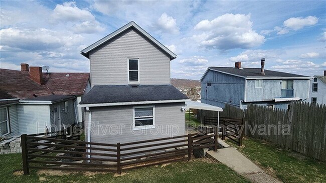 Building Photo - 303 Shady Ave