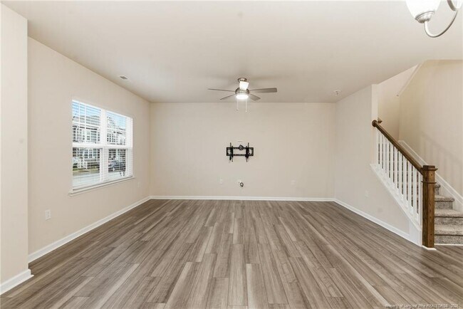 Building Photo - 245 Ribbon Rail St