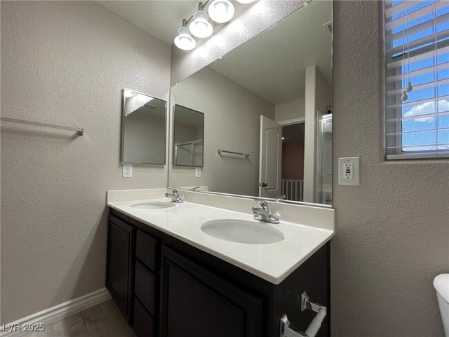 Building Photo - 6636 Sand Swallow St