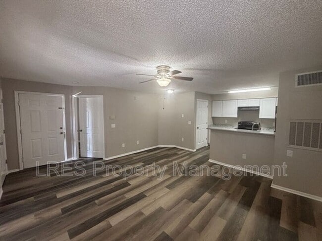 Building Photo - 5148 Park Central Dr