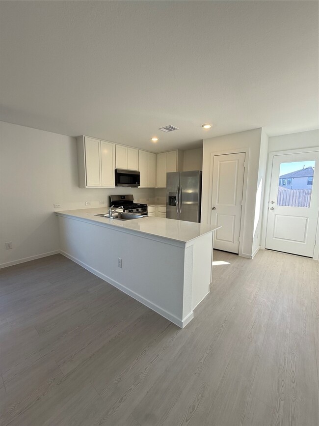 Building Photo - 14896 N Ascot Bnd Cir