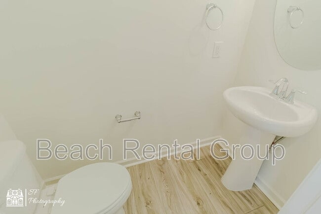 Building Photo - 122 Crescent Wy