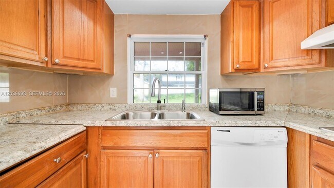 Building Photo - 14780 SW 139th Ct
