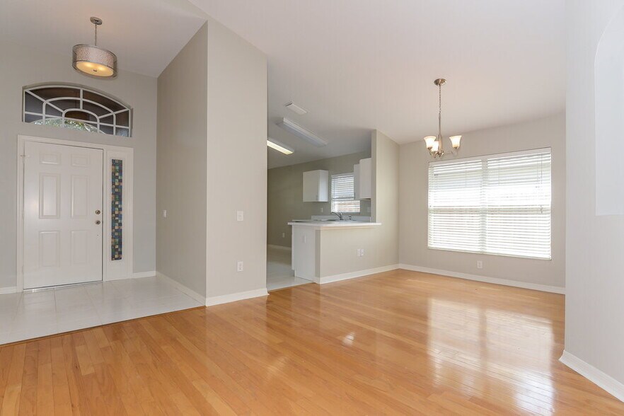 Building Photo - 9339 Hidden Water Cir