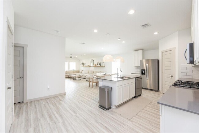 Building Photo - 6803 Telford Holw Trl