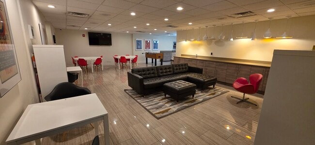 Building Photo - 1221 N Dearborn Pkwy