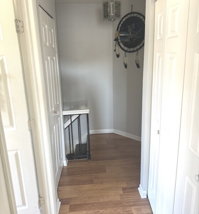 Building Photo - 362 Farmington Ln