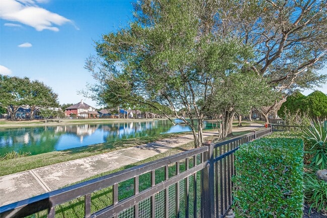 Building Photo - 22718 Emily Park Ln