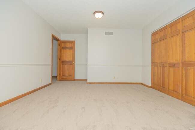 Building Photo - 2939 Woodside Ct