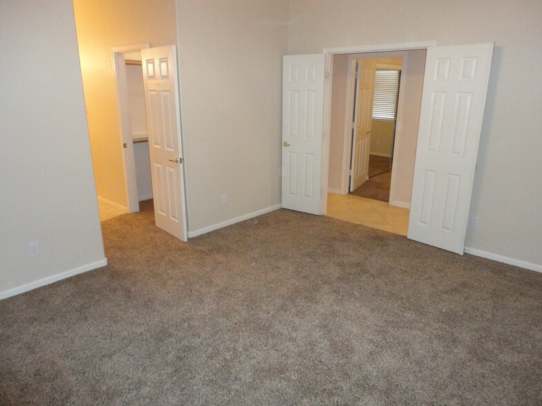 Building Photo - 233 W Verano Pl