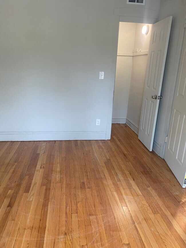 Building Photo - 5018 W 18th St