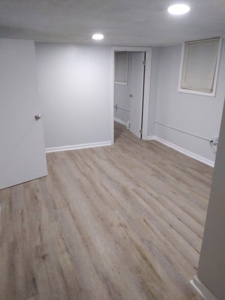 Building Photo - 821 Becker St