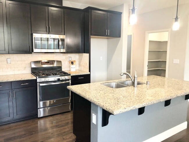 Building Photo - Beautifully Upgraded 4 Bedroom, 3 Bathroom...