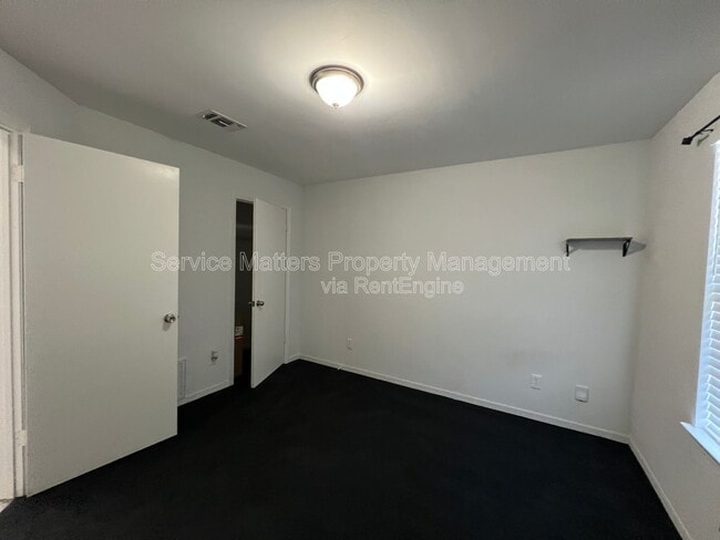 Building Photo - 2017 Coral Creek Dr