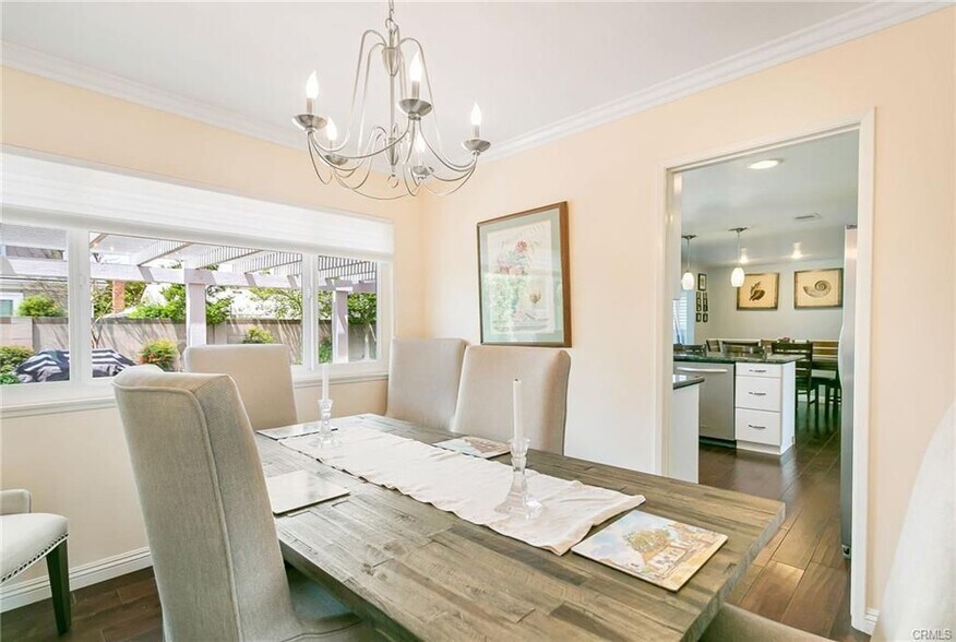 Building Photo - 17353 Elm St