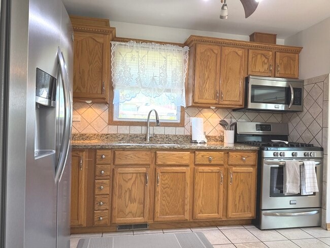 Building Photo - 6944 W 106th Pl