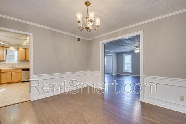 Building Photo - 2453 Riverlook Dr