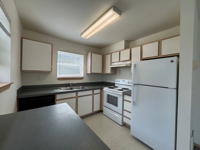 Building Photo - 1501 H St