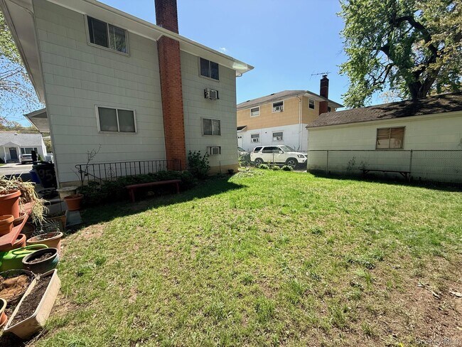 Building Photo - 95 Graywood Rd