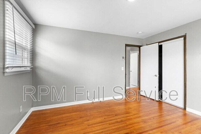 Building Photo - 3127 Larkspur Dr
