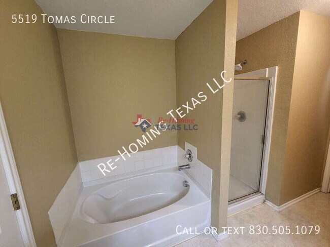 Building Photo - 5519 Tomas Cir.