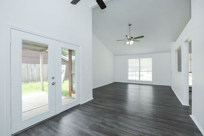 Building Photo - 17518 Bullis Gap Dr