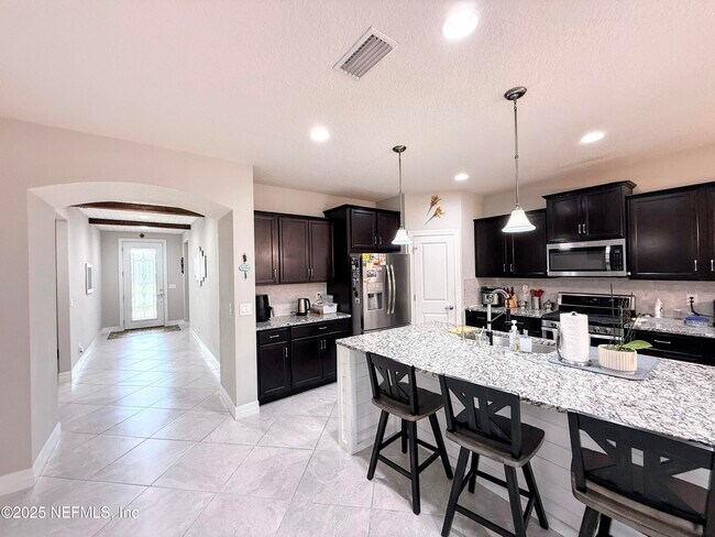 Building Photo - 119 Broomsedge Cir