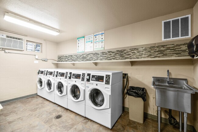 Building Photo - 6202 Friars Rd