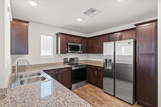 Building Photo - 2628 Blazing Blue Ave