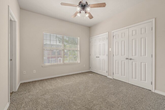 Building Photo - 304 Forest Dr Loop